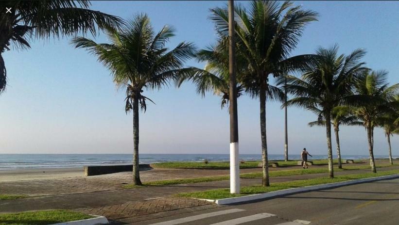 Casa Para Temporada Na Praia Grande Aprox 100 Mts Da Praia Villa ภายนอก รูปภาพ